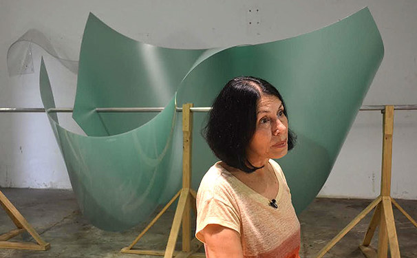 Iole de Freitas na galeria Roberto Alban