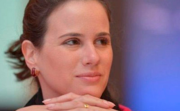 Daniela Diniz  em alta...