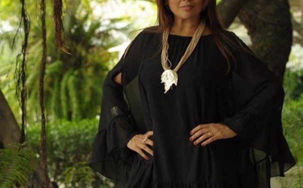 Adriana Régis só de olho na moda...