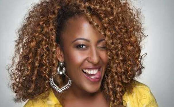 E lá vai ela, Tia Má no Superbonita!