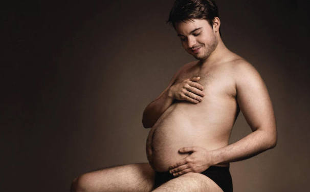 Homens orgulhosamente grávidos...