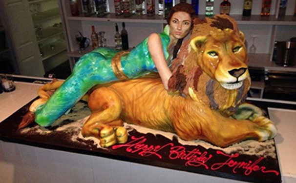 Um bolo no valor de R$ 222 mil! 