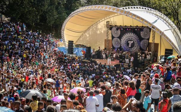 Tatau emociona o público.