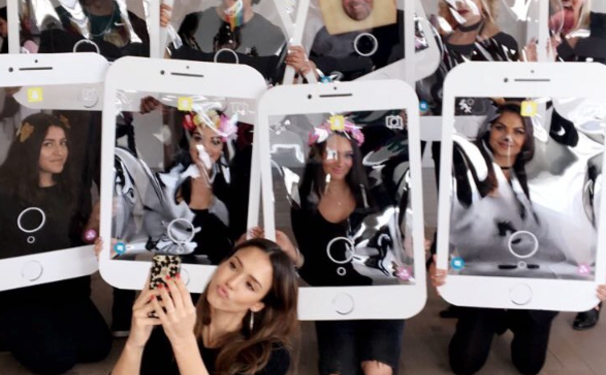 Dia de stalkear famosos