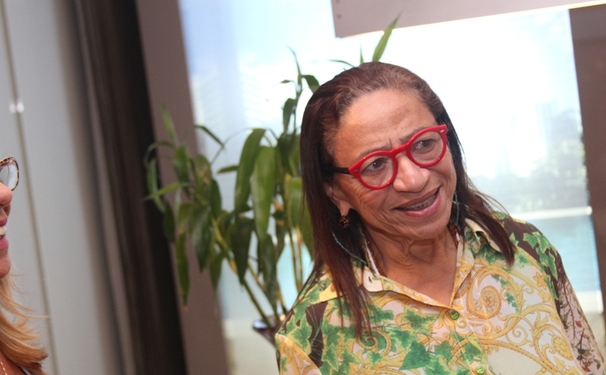 Uma tarde em Itapuã com Lícia Fábio