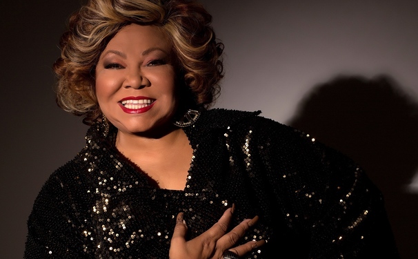  Alcione foi internada ...