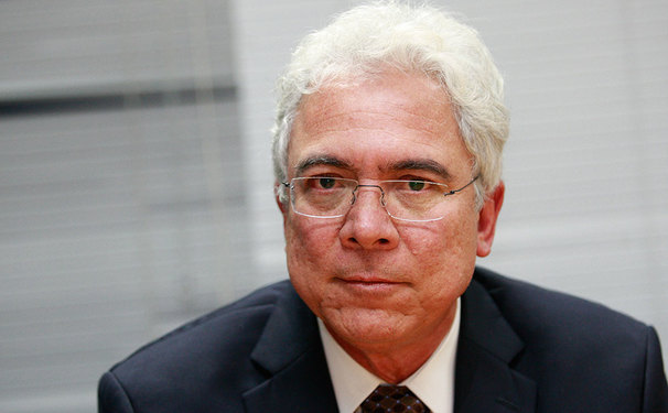 Nos bastidores político...