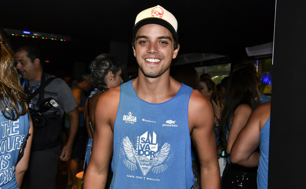 Rodrigo Simas e Jessika Alves na folia dos sonhos