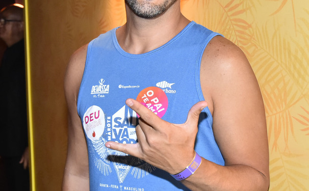 Tá badaladíssimo, olha André Marques aqui também