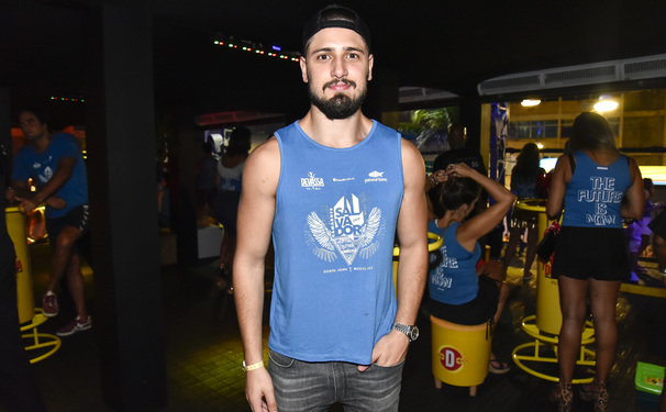 Muitos famosos no 1º dia do Camarote Salvador