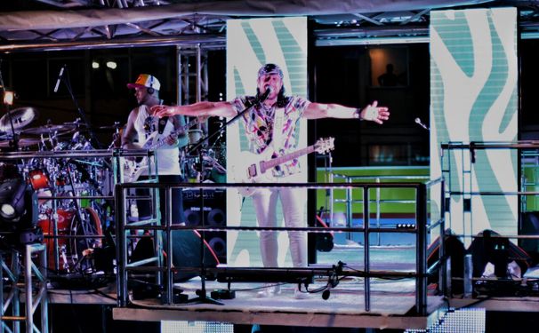 "Vumbora" ver Bell Marques 