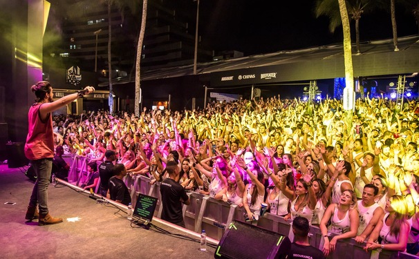 Sertanejo no Palco Praia com Luan Santana