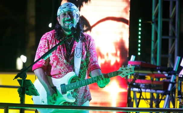 Bell se despede da galera do Vumbora