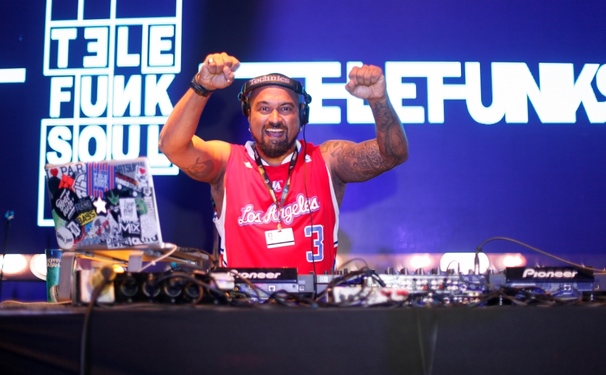 Telefunksoul agita Palco Praia do Camarote Salvador