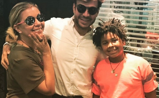 ASTRID FONTENELLE VISITA JOALHERIA DE CARLOS RODEIRO EM SALVADOR