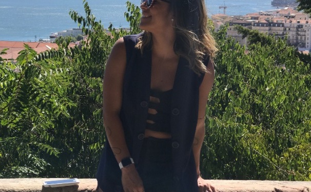 Ju Moraes aproveita dias de férias na Europa após shows na Russia