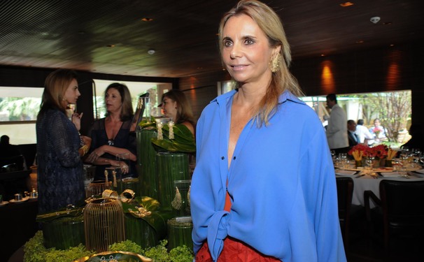 A elegante Silvia Furmanovich em Salvador