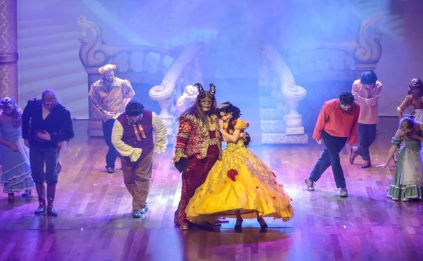 Musical homônimo da Disney "A Bela e a Fera" no TCA