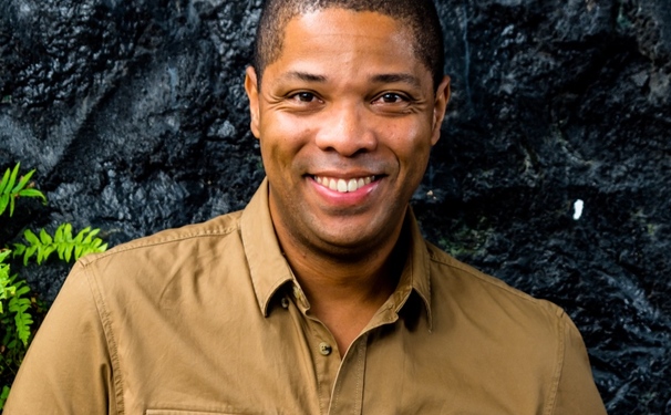 Diretor artístico, Elísio Lopes Jr., lança livro com textos teatrais na Bahia 