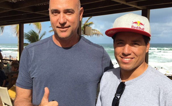 Aloisio Melo, Lôro, recebe Adriano de Souza