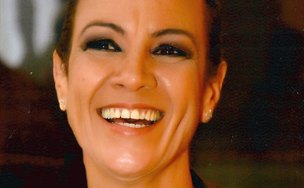 Esculturas de bonecos de vudu, são o objeto da exposição de Daniela Steele 