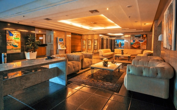 Novo Fiesta Bahia Hotel by Flávia Foguel, Cristiana Reis e Milena Sá