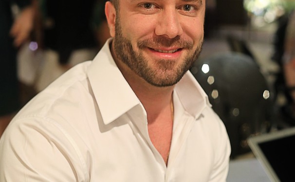 Desfile assinado por Lucas Anderi