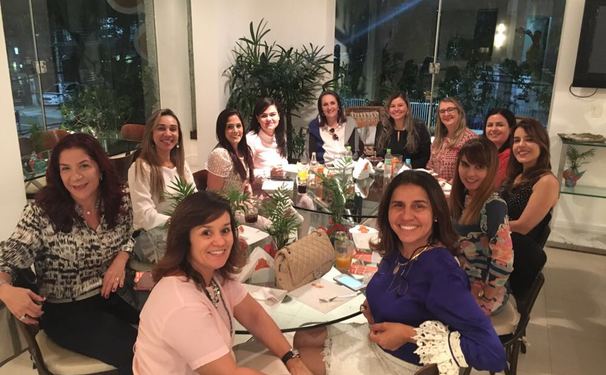 A Primeira Dama Aline Peixoto na casa de Chá Doces Sonhos