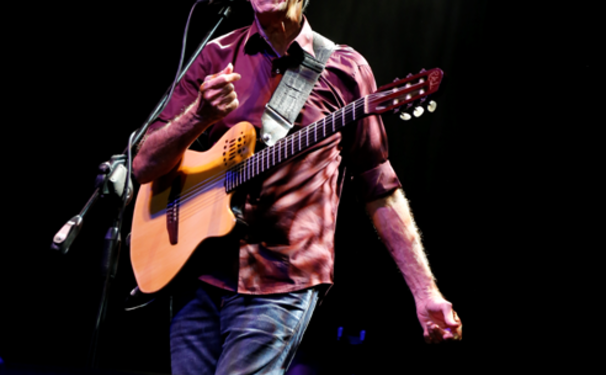 Raimundo Fagner faz apresentação única no dia 9 de dezembro