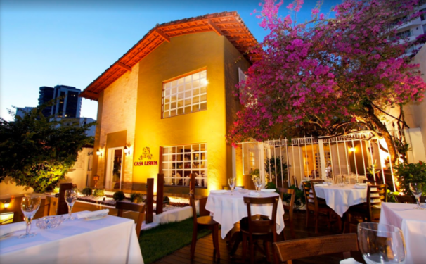  Happy Hour e bate papo com "tables e flowers"