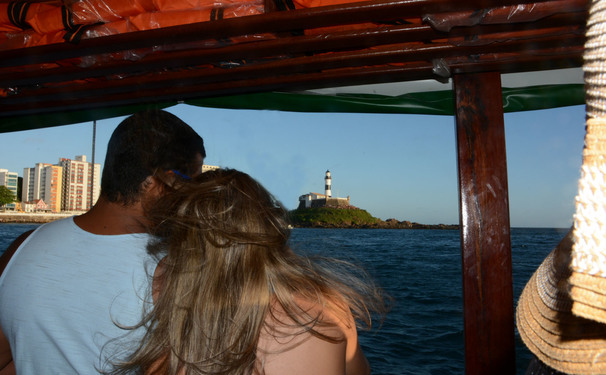 DESPEDIDA DE 2017 COM SAMBA NO MAR!