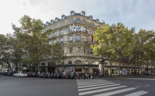 Quem estiver em Paris, um lembrete ....