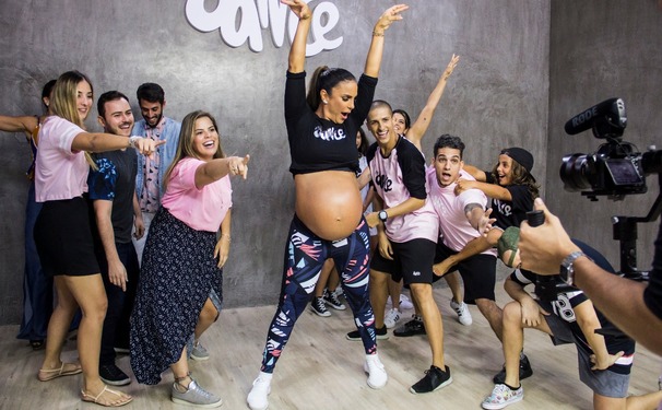 “No Groove” ganha coreografia oficial com Ivete Sangalo, FitDance e Justin Neto