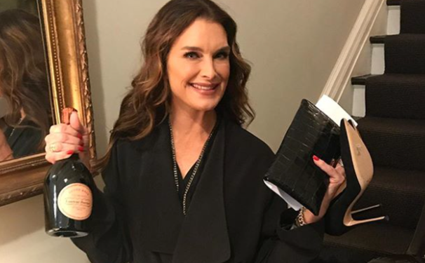 Coleção assinada por Brooke Shields