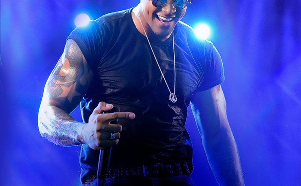 Léo Santana lança nesta segunda, 5, CD ao vivo do Baile da Santinha