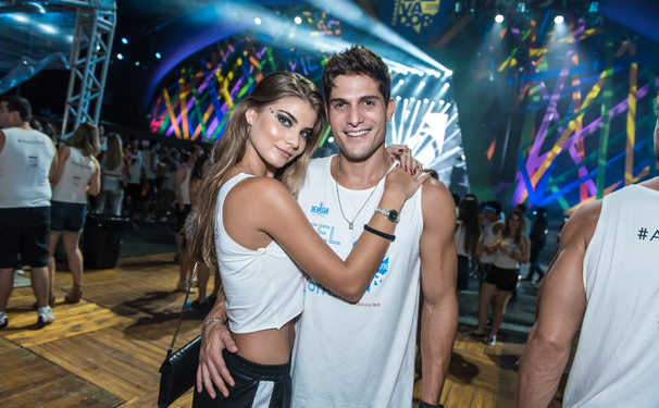 Famosos marcam a sexta-feira do Camarote Salvador