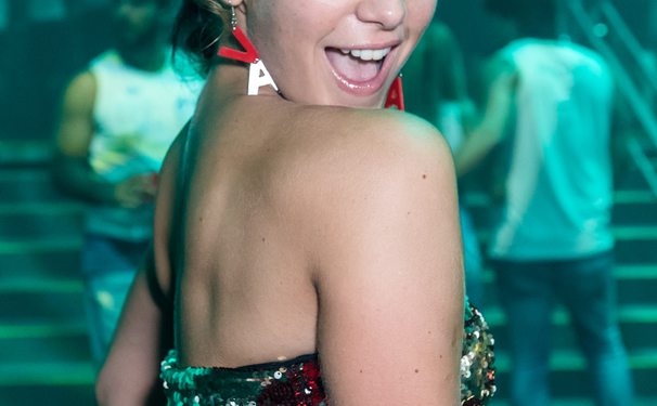 A bacanérrima Isabella Santoni chegou esbanjando beleza e simpatia 