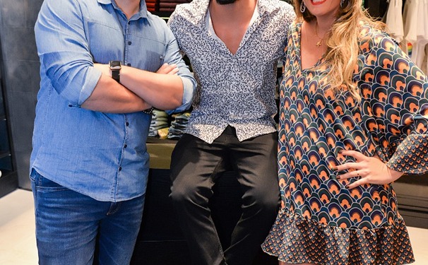 Colcci Salvador realiza coquetel para convidados com presença VIP de Arthur Aguiar.