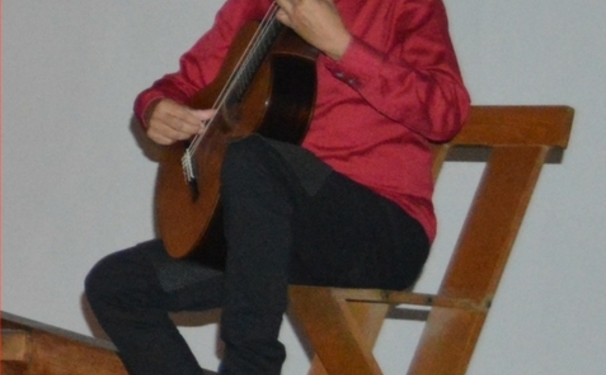 MAM realiza "Recital Bo Bardi, Villa e Volpi" com o violonista Mário Ulloa