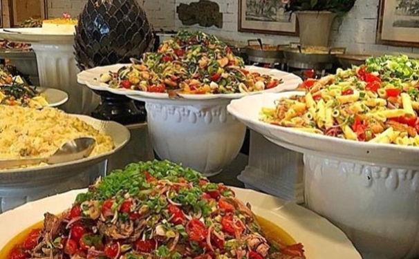 Almoçar no restaurante Mignon Restaurante é de dar água na boca...