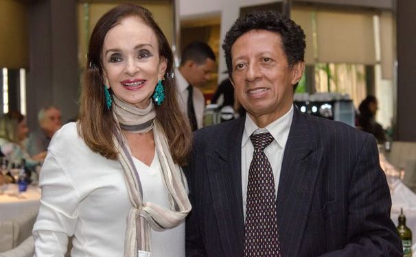 Verinha Luedy e Valtério Pacheco pilotando hoje o almoço do Bem