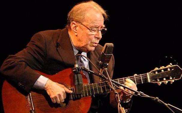 É muito triste a situação de João Gilberto!