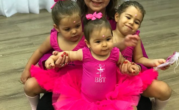 Tania Maria Durand Gordilho com a mais  novas bailarinas Gordilho!