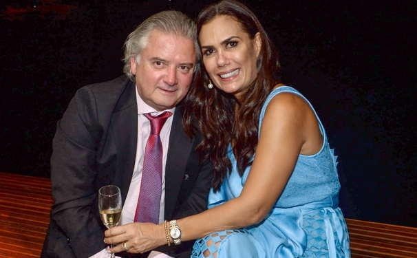 Dia de se ver no site Michelle Marie.