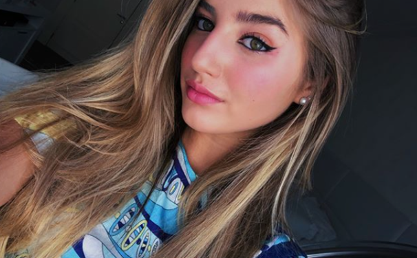 "Olha que coisa mais linda, mais cheia de graça é ela menina" ... Nicole Dantas