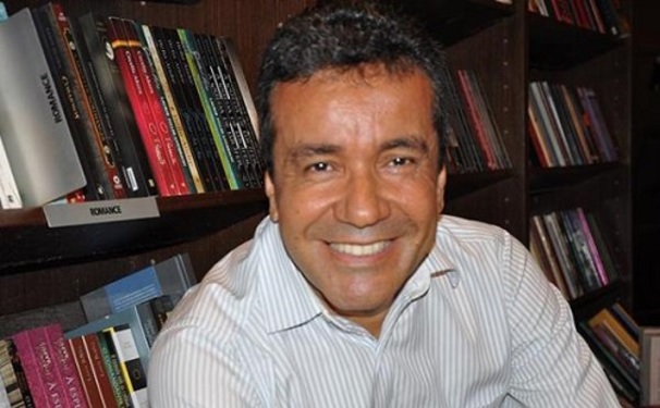 Achel Tinoco lançando mais um livro