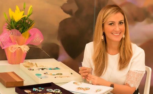 Claudia Belford recebendo hoje...