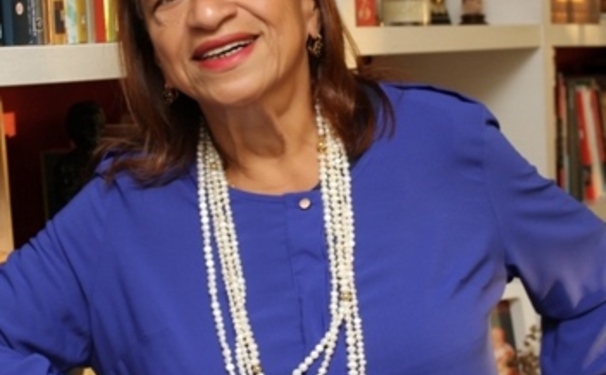 Lícia Fábio pilotando noite romântica