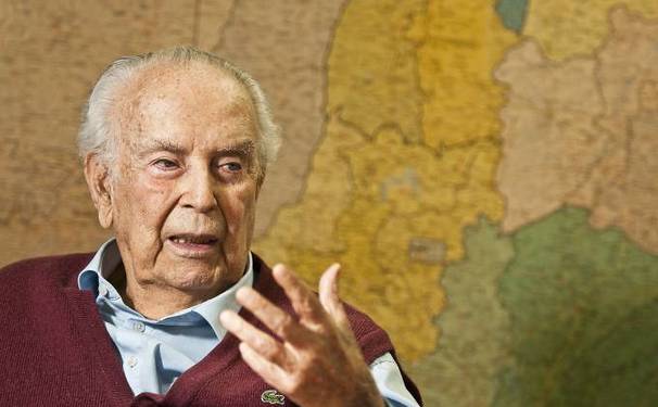 Morre Eliezer Batista .