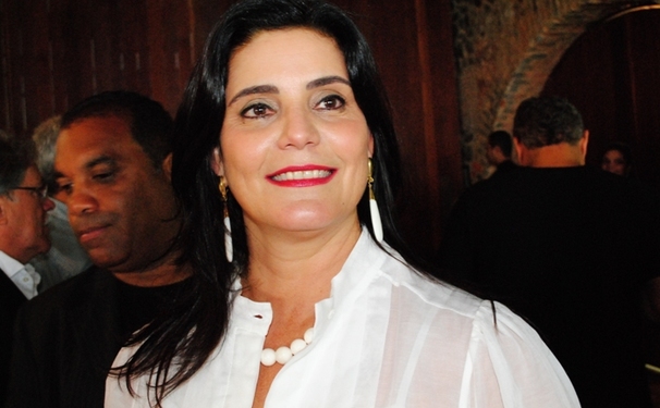 Tércia Borges em prol do Aristides Maltez.